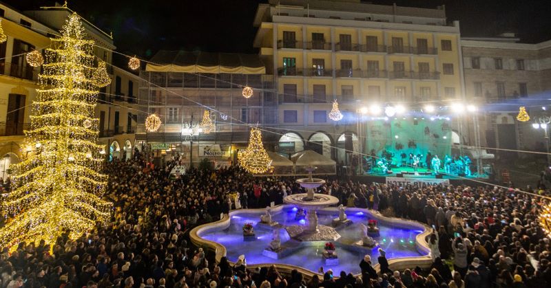 Notte Bianca a Cava de’ Tirreni: venerdì 5 gennaio Clementino in concerto