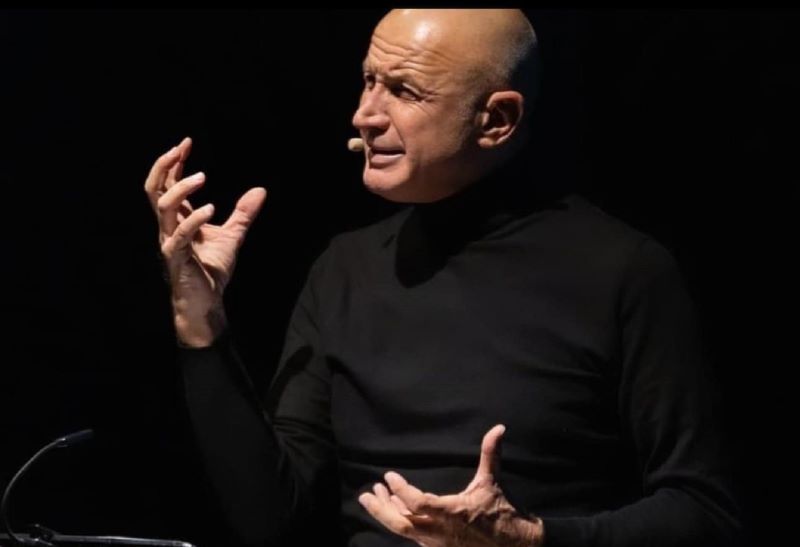 Domenico Iannacone sabato 17 al Teatro Charlot con Che ci faccio qui – in scena