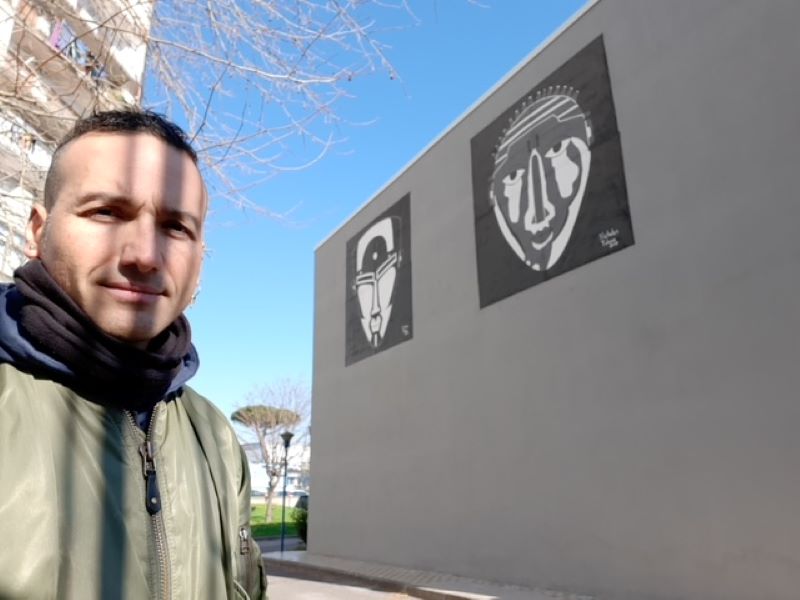 Nicholas Tolosa celebra Giancarlo Siani nel centro storico di Napoli