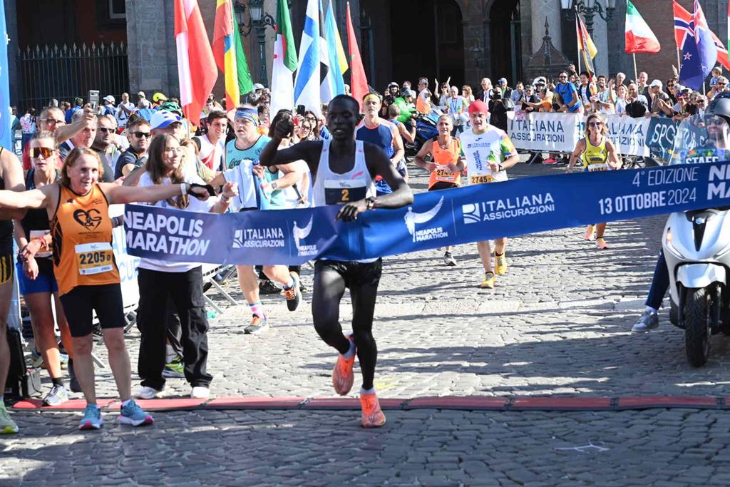 Italiana Assicurazioni Neapolis Marathon: festa keniana a suon di record alla quarta edizione