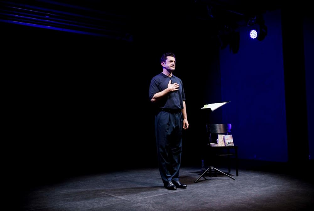 ‘Tra Sacro e Profano’: Vinicio Marchioni Celebra Roma al Teatro Bolivar