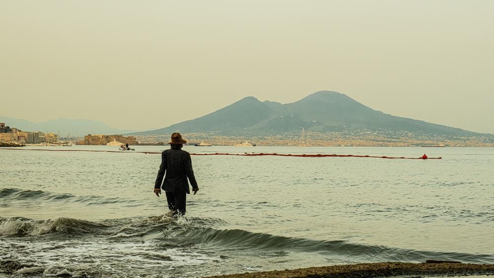 Arriva al cinema DADAPOLIS – Caleidoscopio Napoletano di Carlo Luglio e Fabio Gargano