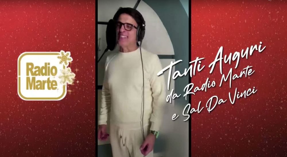 Sal Da Vinci: la versione natalizia di “Rossetto e Caffè” soundtrack delle Feste per Radio Marte