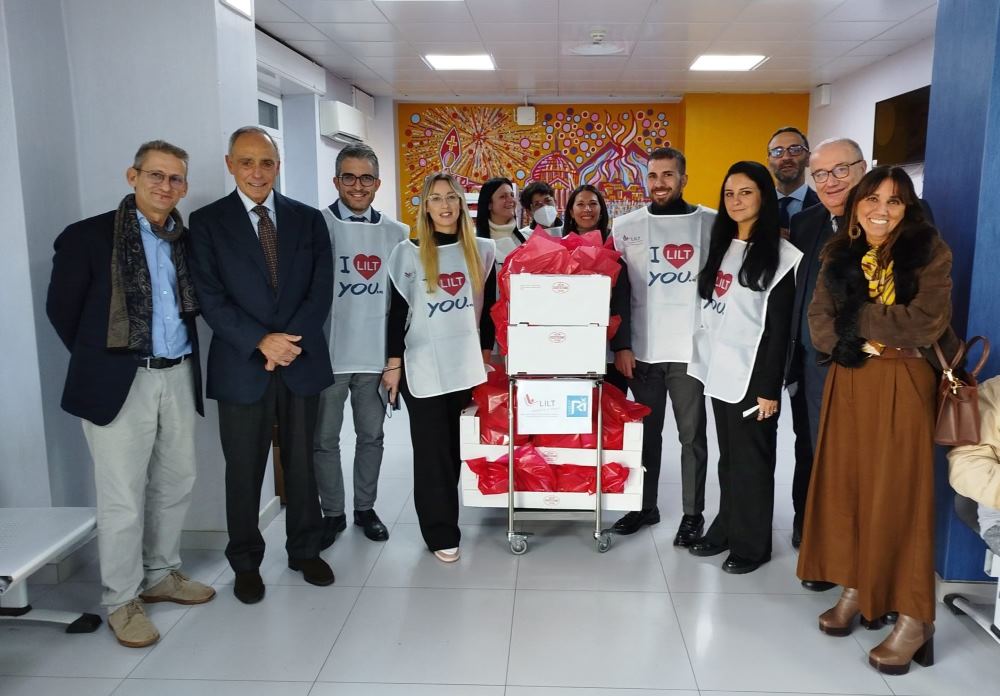 Solidarietà e auguri al Pascale: la LILT rinnova la tradizionale Festa natalizia