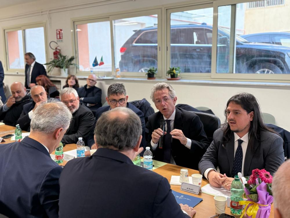 Bradisismo, Manfredi chiede a Piantedosi Vigili Urbani h24 e l’apertura caserma Vigili del Fuoco