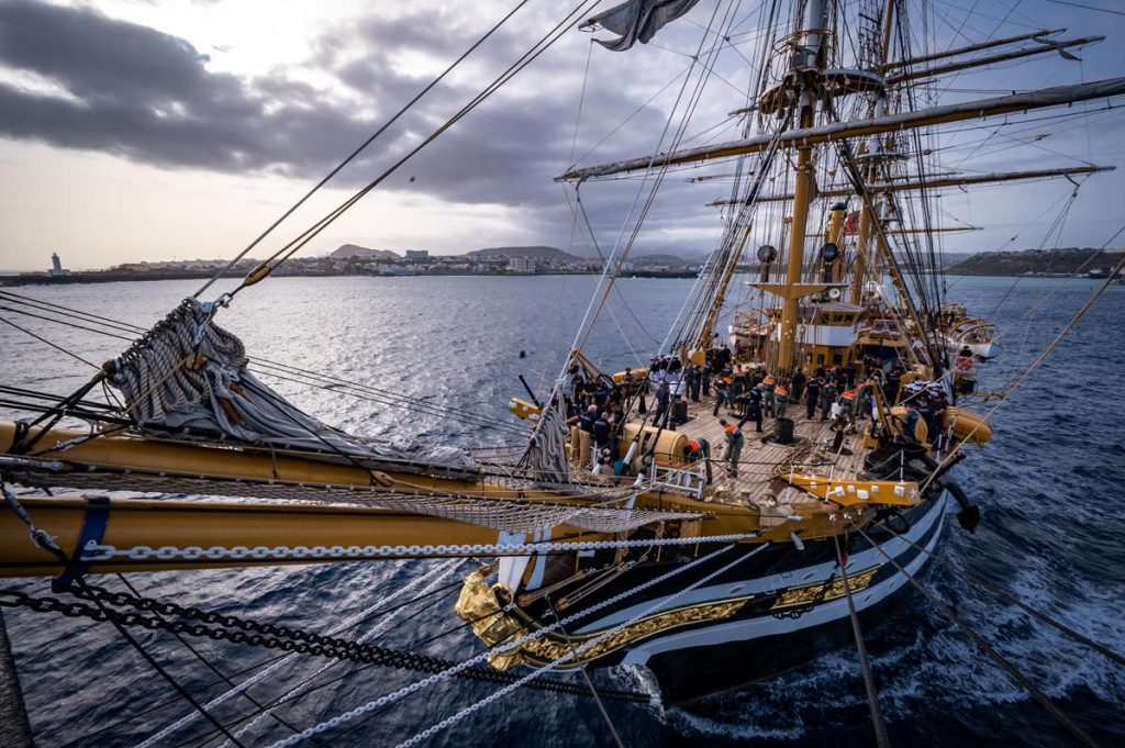 Nave Amerigo Vespucci torna a Napoli: quattro giorni tra cultura, mare e identità italiana