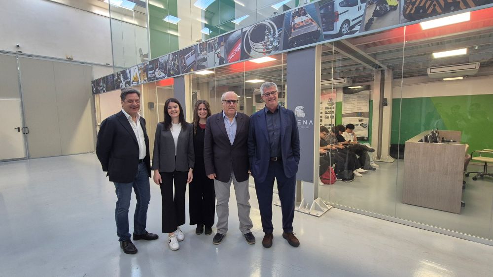 Studenti nei laboratori di Atena Scarl: energia pulita e innovazione tra ricerca, prototipi e futuro green