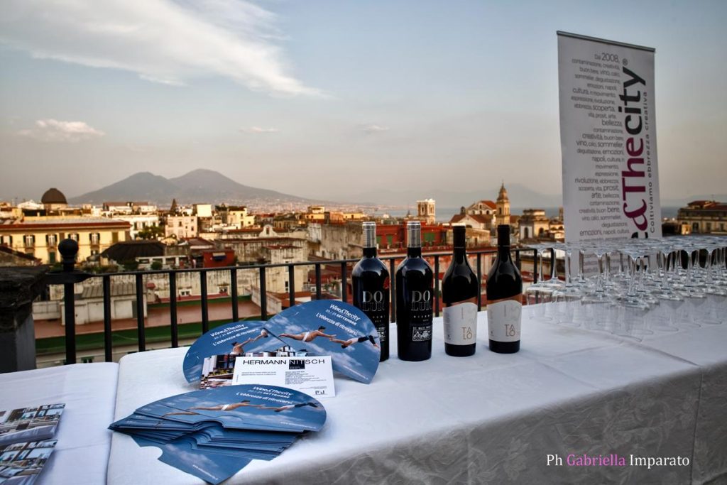 Wine&Thecity 2025: Napoli celebra l’ebbrezza creativa tra vino, arte e luoghi ritrovati