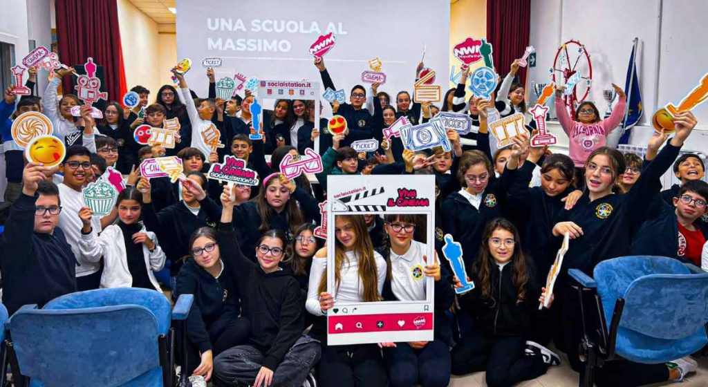 ‘Documassimo’ conquista il Premio Massimo Troisi: emozioni, memoria e talento dai banchi di scuola