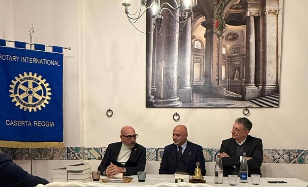 Passaggio del Collare al Rotary Club Caserta Reggia: Fabozzi ha ceduto il testimone a Magnetta