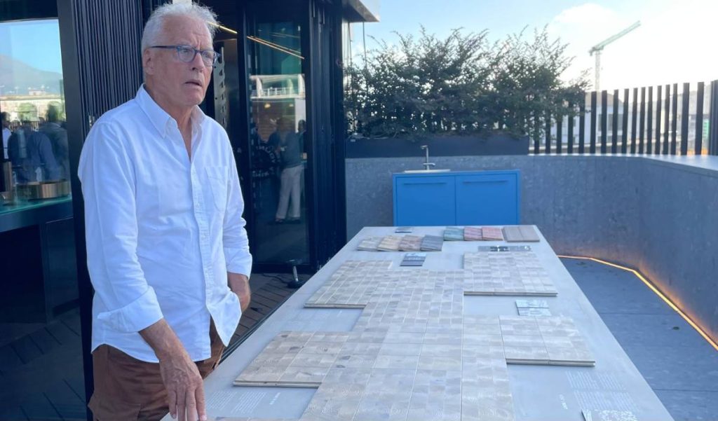 Marc Sadler presenta Trafic a Napoli: il design del parquet incontra la memoria urbana da Spazio121