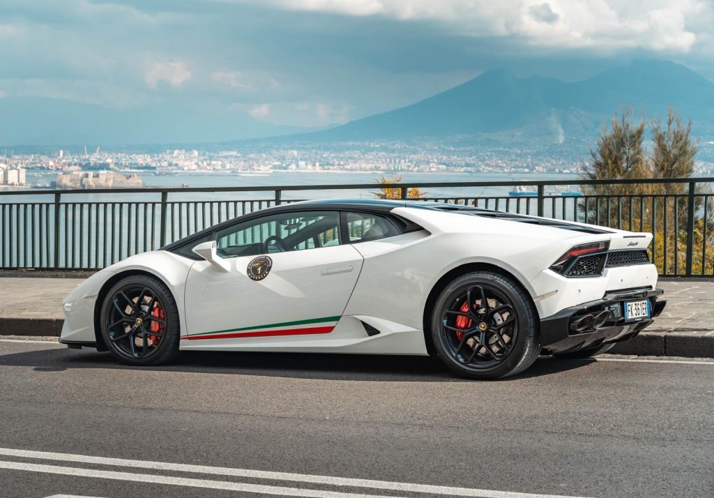 Auto Moto Napoli Expo 2025: Ferrari, Lamborghini e sicurezza stradale alla Mostra d’Oltremare