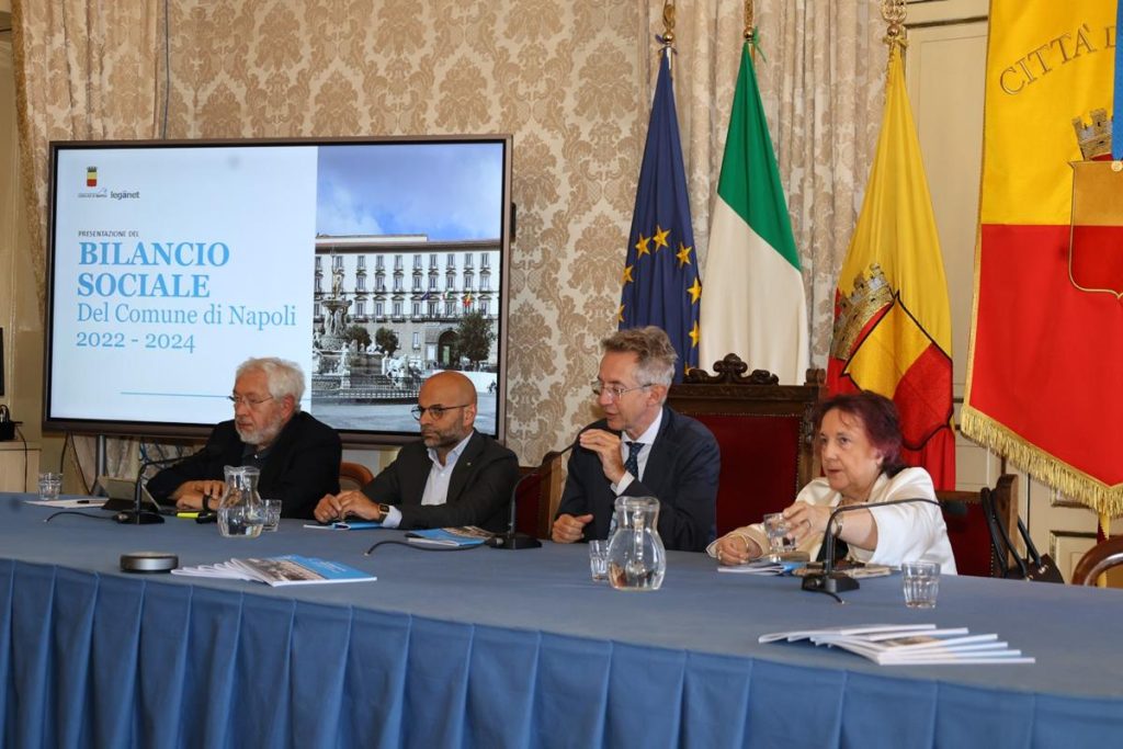 Napoli, primo Bilancio Sociale: risanamento finanziario, welfare, rigenerazione urbana, cultura