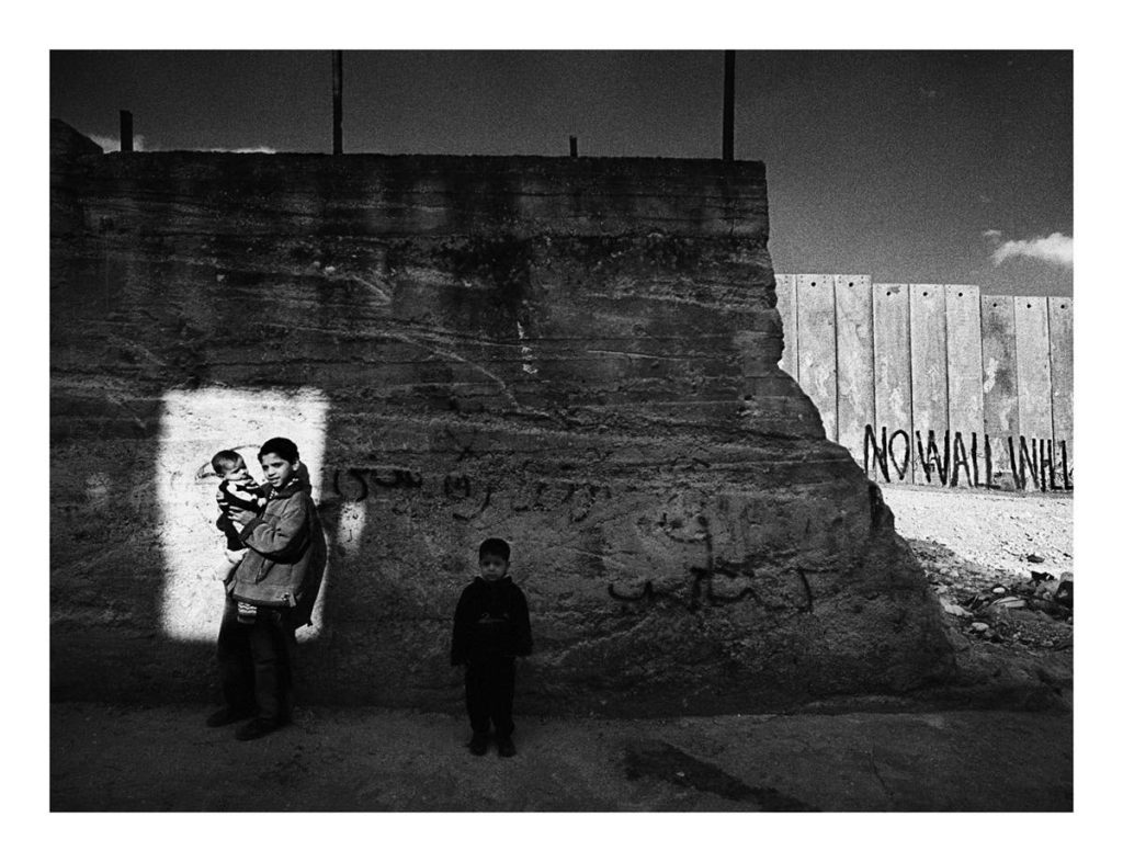 Napoli per Gaza: 45 fotografi napoletani uniti per sostenere Emergency nella Striscia di Gaza