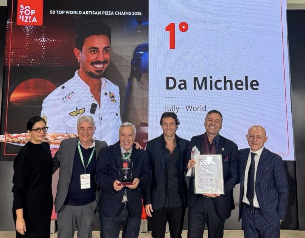 L’Antica Pizzeria Da Michele premiata come World Artisan Pizza Chains 2025 da 50 Top Pizza