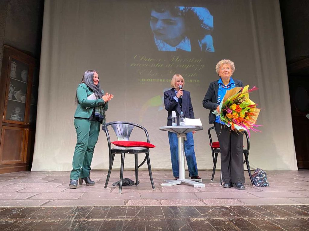 Dacia Maraini emoziona il Teatro Diana: standing ovation all’anteprima del Premio Elsa Morante