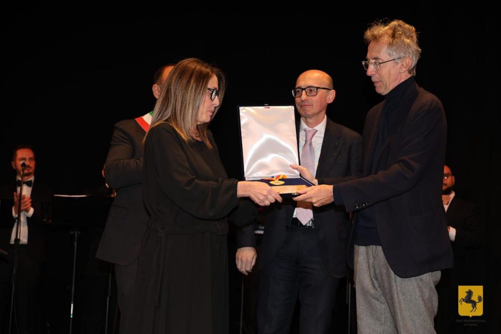 A Cardito il Teatro Comunale intitolato a Peppe Vessicchio: cultura, legalità e riscatto sociale