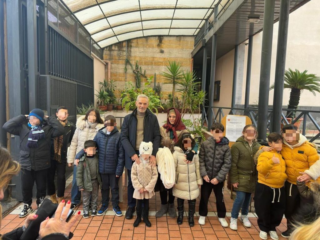 Epifania a Napoli Nord: Atitech chiude il Natale Solidale con le calze ai bambini di famiglie fragili