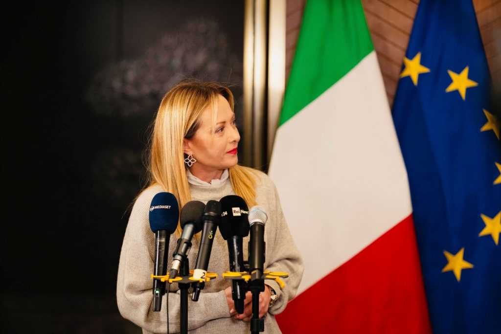Meloni dice no al “Board of Peace” di Trump: l’Italia si sfila a Davos tra Costituzione ed equilibri globali