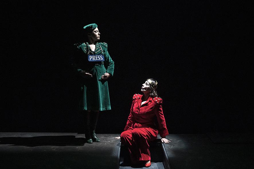 Definisci Antigone: quando il teatro diventa atto di resistenza contro il potere e la disumanizzazione
