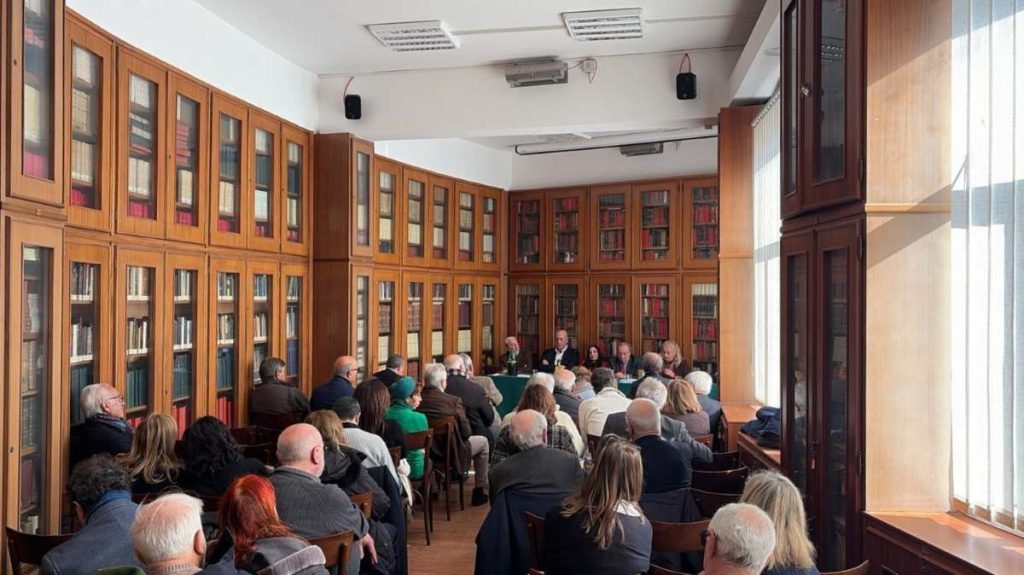 La memoria di carta: Lino Zaccaria racconta l’Emeroteca Tucci, scrigno di storia giornalistica