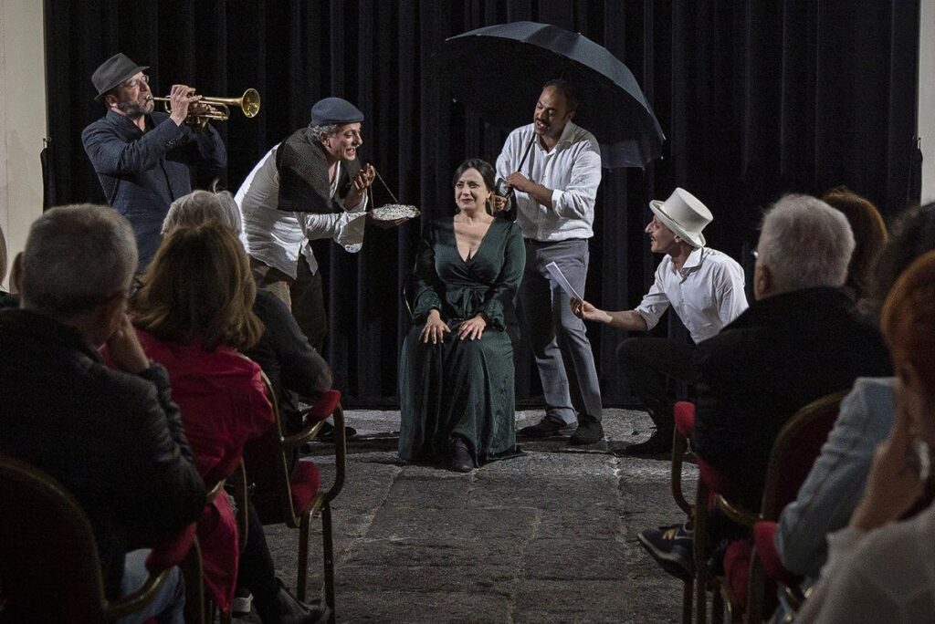 Racconti per Ricominciare 2026, teatro al tramonto nei siti storici della Campania fino al 7 giugno