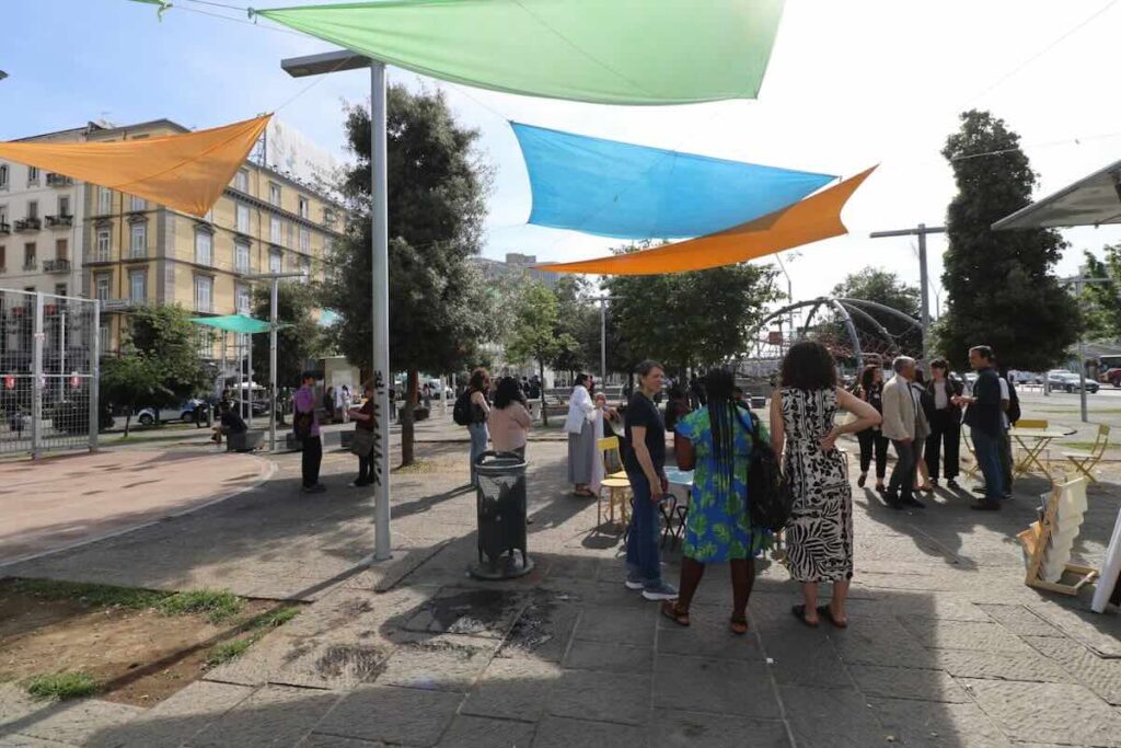 ‘UAH – Un mondo è possibile’: piazza Garibaldi a Napoli diventa un’oasi di relazione comunitaria