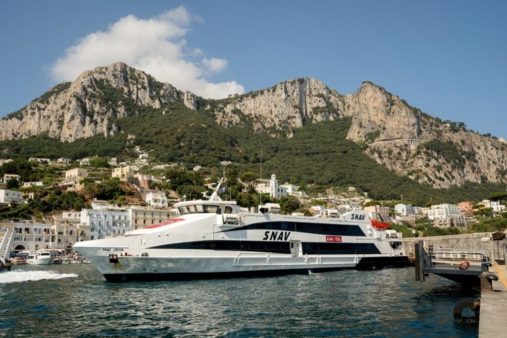 Italo e SNAV rafforzano la sinergia: treno, bus e nave in un’unica soluzione per le vacanze estive
