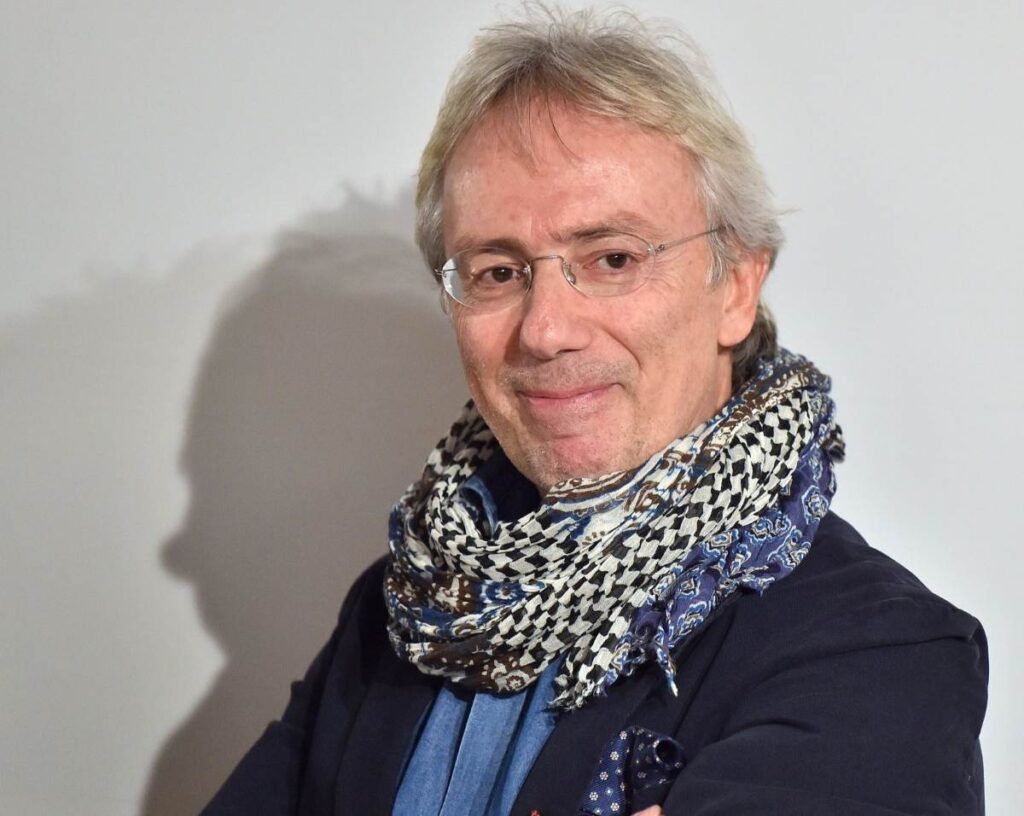 Vittorio Del Tufo al Clubino: da ‘L’Uovo di Virgilio’ a ‘Il fiume scomparso’, il nuovo racconto della città