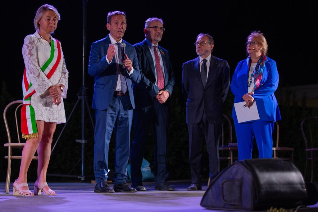 Premio La Ginestra: a Torre del Greco il tributo al Centro Nazionale di Studi Leopardiani