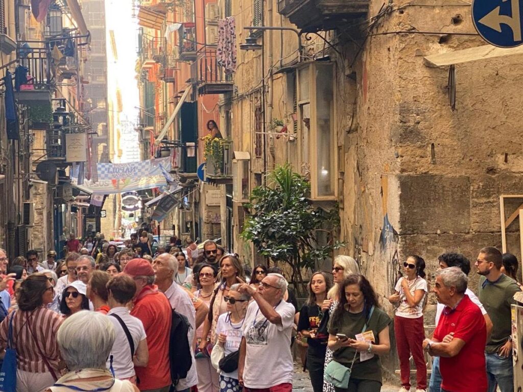 Napoli, delitti e segreti tra le vie della città: dal 5 settembre torna il Tour del Giallo