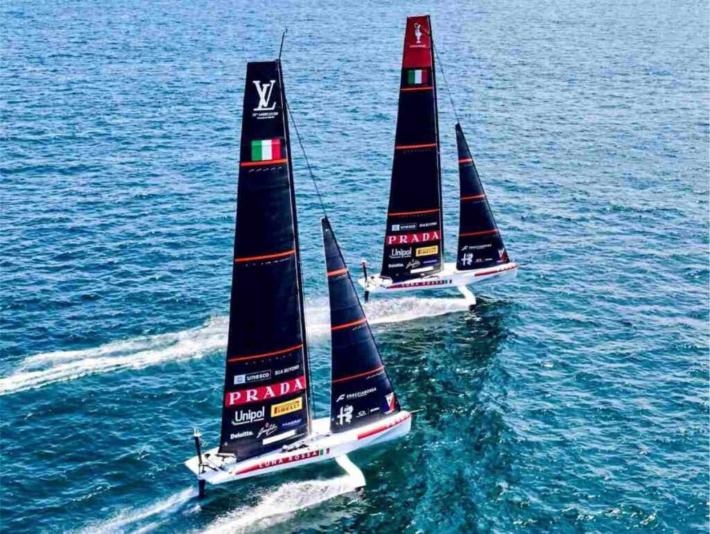 America’s Cup Napoli, ‘Le rotte del Vesuvio’: tour gratuiti in mare e regate dalla Lady Adriana