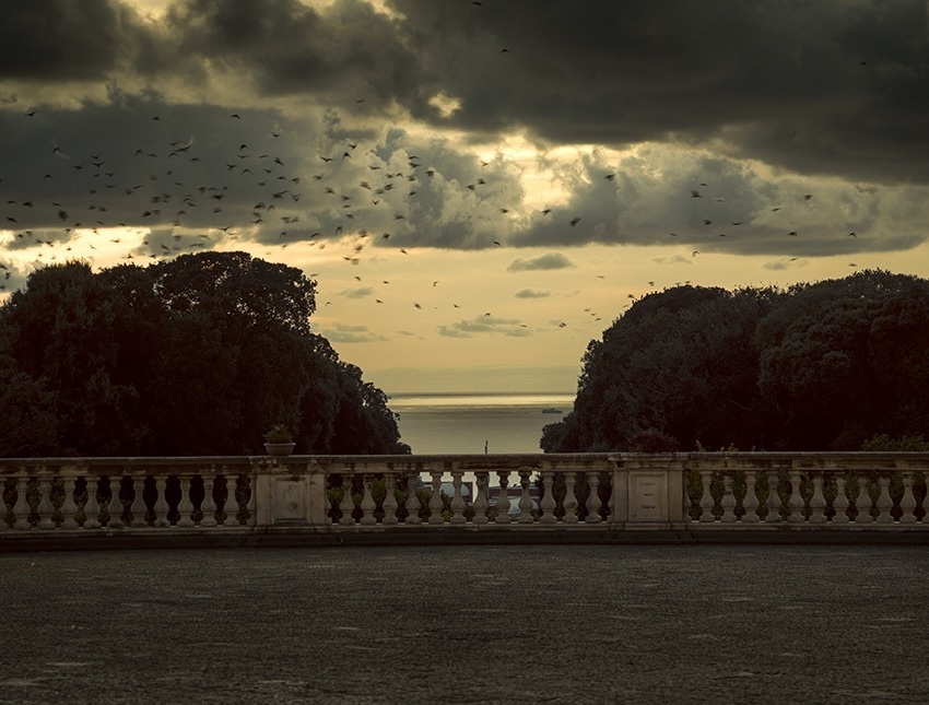Alla Reggia di Portici ‘L’amante del Vesuvio’: di Luciano D’Inverno nella Galleria del Piano Nobile