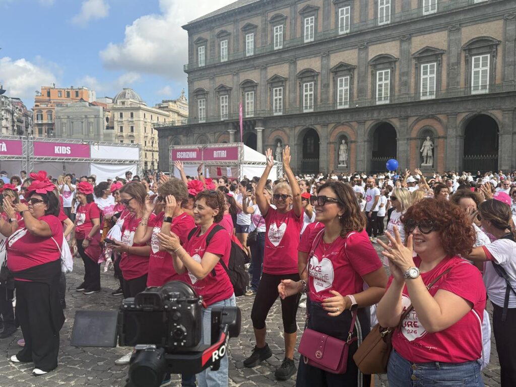 Race for the Cure Napoli 2026: la città abbraccia le Donne in Rosa