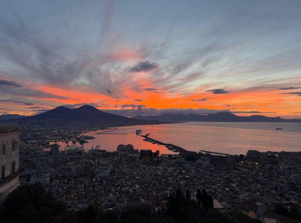Certosa di San Martino all’alba: il 3 ottobre la Passeggiata dei Monaci tra musica e panorama