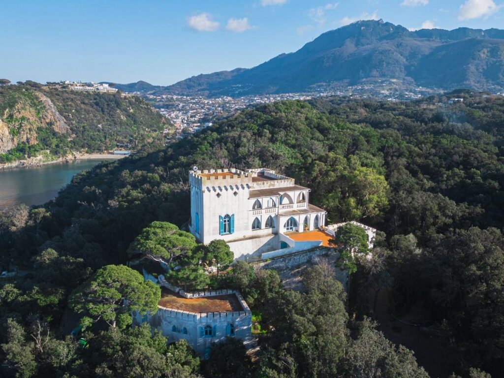 A Forio LIBRAIA, Piccola Fiera del Libro: due giorni di cultura, musica e laboratori in Villa La Colombaia