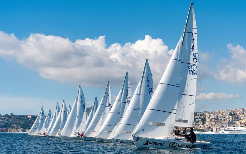 Campionato Italiano J/22 2026 a Napoli: White Magic conquista il titolo